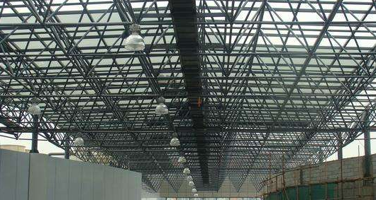 南阳听网架公司的名目师阐述其网架的季节个性